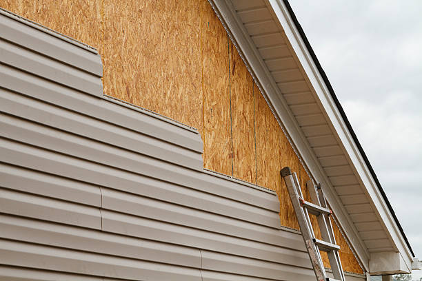 Professional Siding Inspection technician working in Maplewood, OH